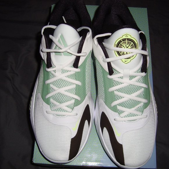 NEW Nike Zoom Freak 4 Coastline Volt DJ6149-100 Men's Sz. 11.5 Giannis NIB Greek - Picture 3 of 13